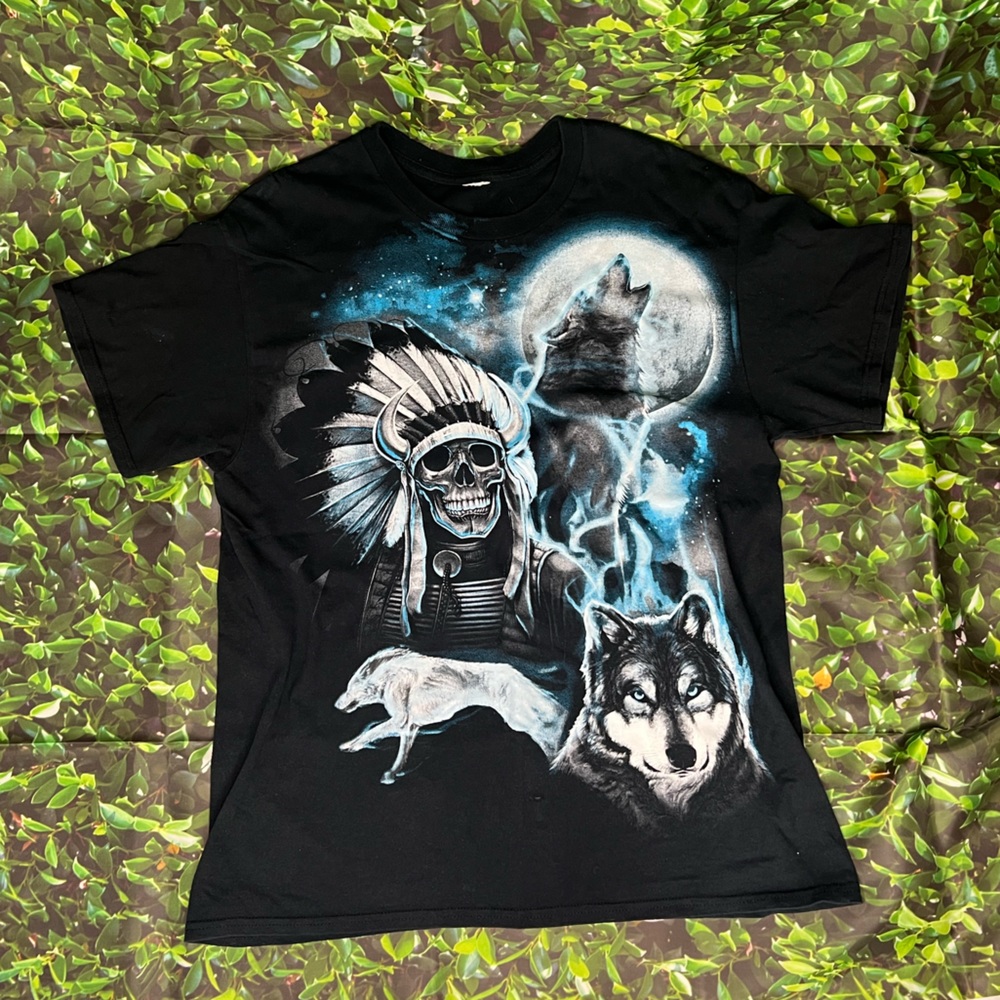 Wolf Graphic Tee
